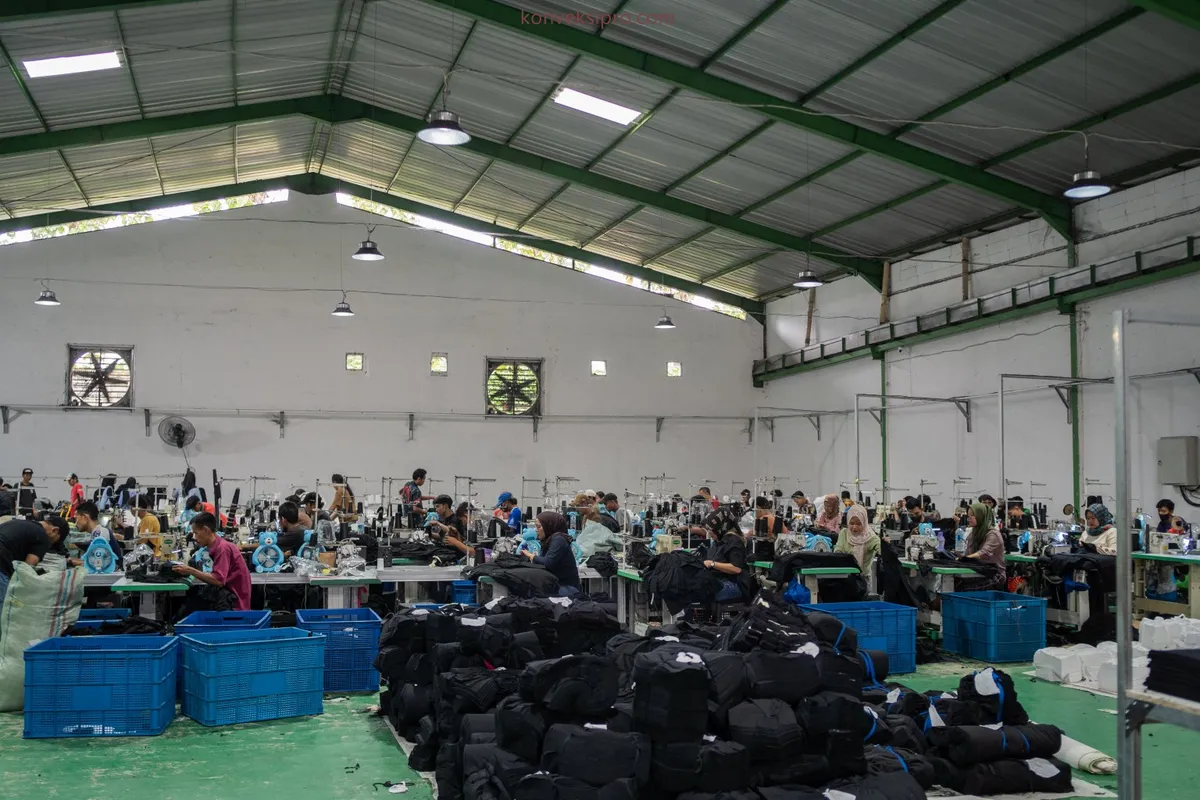Fasilitas pabrik garmen dan workshop KonveksiPro di Tangerang